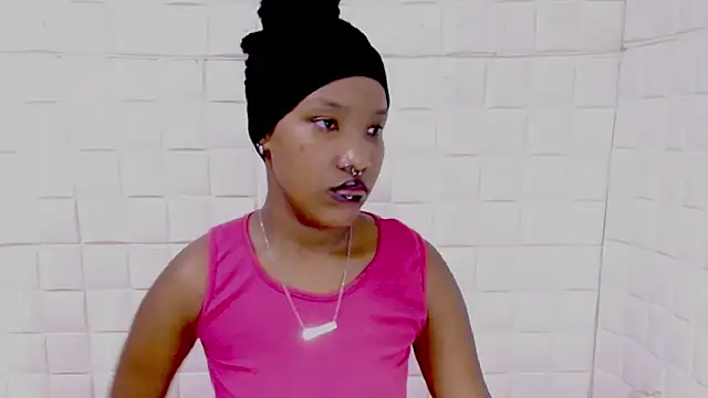 EroticSexyPrada 即時 XXX 聊天