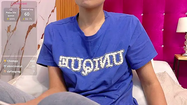 yourcuteneighbourr Chat XXX in diretta