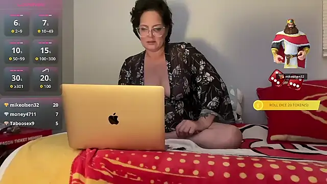 Starrlane999: διαδικτυακό σόου στην κάμερα