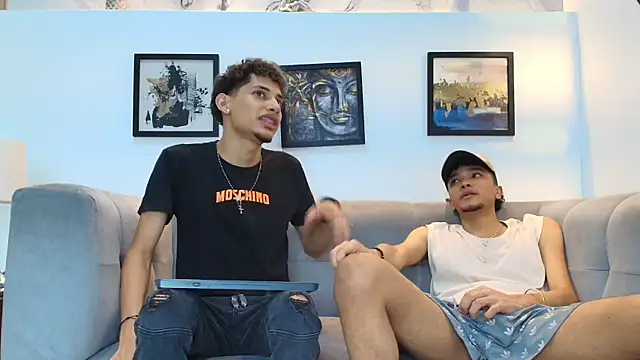 YOUNG_BOYS_HELL Adlı Modelin Canlı XXX Sohbeti