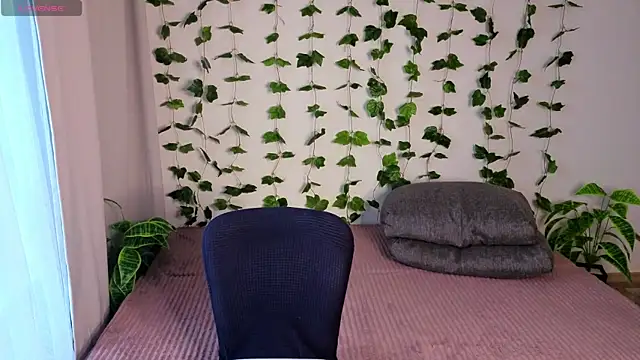 عرض كام MonikFoxi