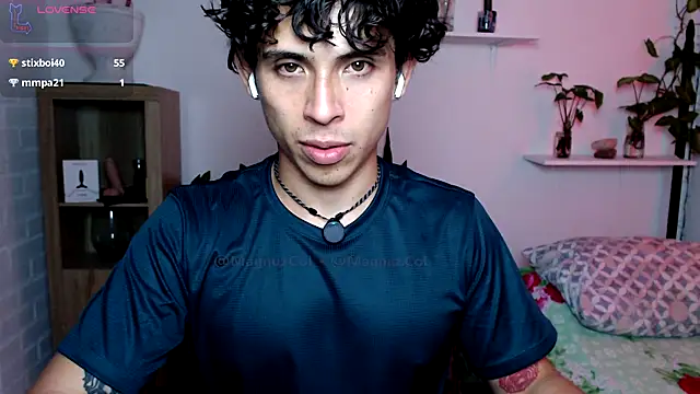 Magnuz_Col's Live XXX Chat