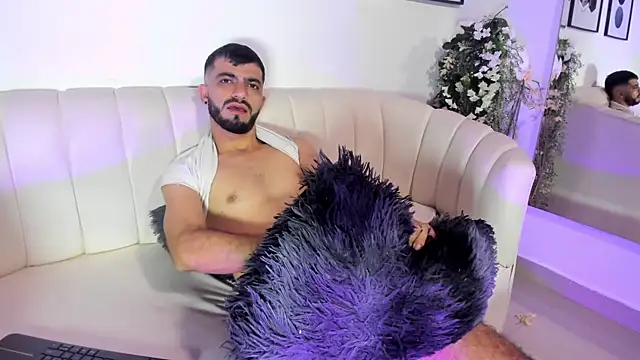 EmmanuelVoss Adlı Modelin Canlı XXX Sohbeti