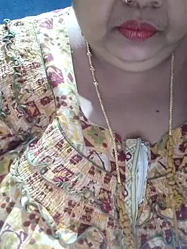 tamilthanushri Chat XXX live