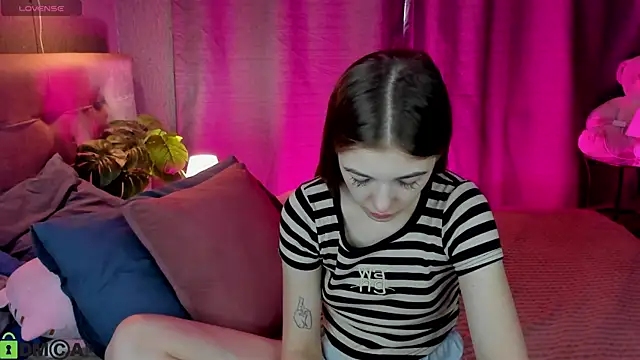 Miss_Shanel's Webcam Show