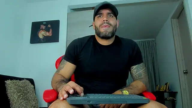 XXX chat uživo modela SamirHazard97