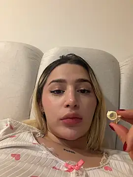 Mia_sofiia21's Live XXX Chat