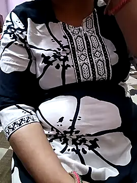 Gujju_bhabhi69: онлайн-секс-чат