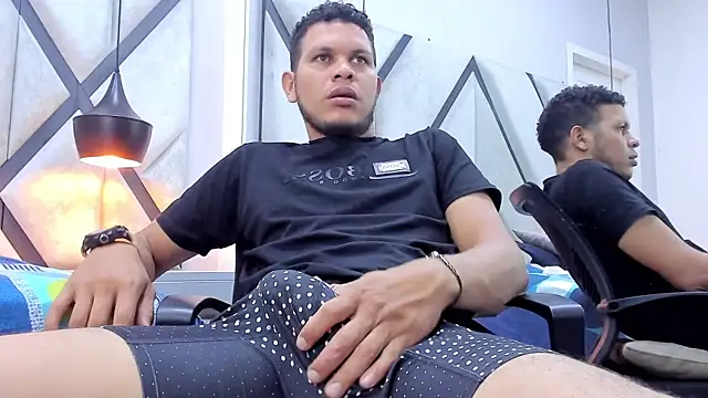 Chat +18 de NohaBrooks ao vivo