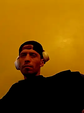 Show modela jonekjohnypl na web-kameri