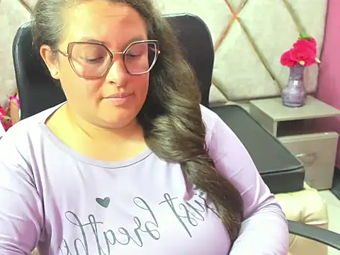 دردشة Sarah_Boobs_ الجنسية المباشرة