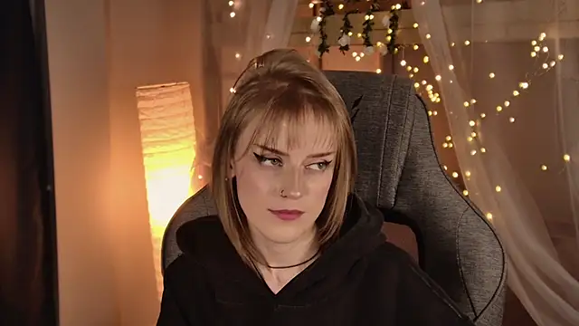 Онлайн чат XXX KiraMontoya