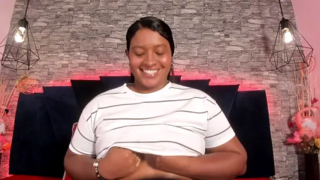 Emily_Brown18 Adlı Modelin Canlı XXX Sohbeti