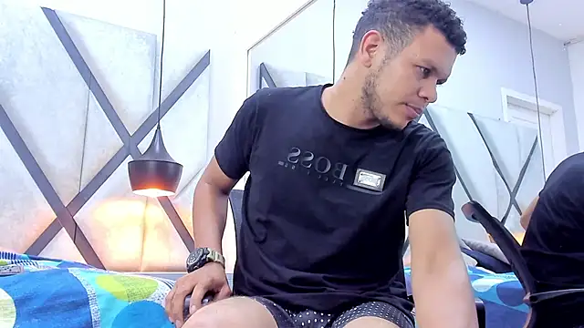 NohaBrooks élő XXX-chatje