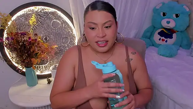 Helleamazing 即時 XXX 聊天