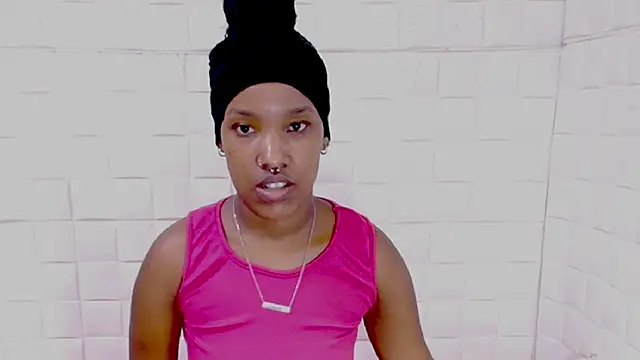 EroticSexyPrada élő XXX-chatje