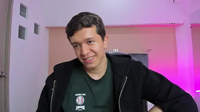 Show modela ken_col na web-kameri