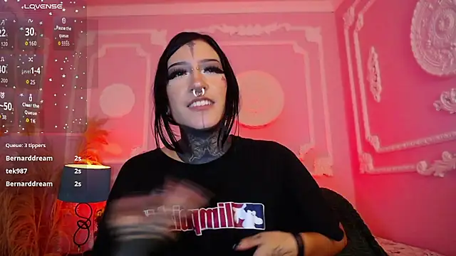 Kat_VonDe's Live XXX Chat