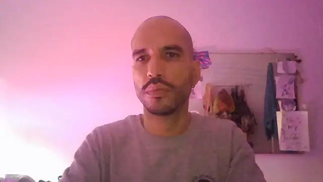 analboypussy: διαδικτυακό σόου στην κάμερα