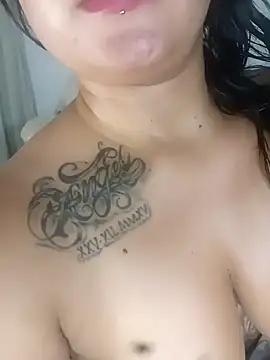 Chat +18 de ebonysummer_ ao vivo