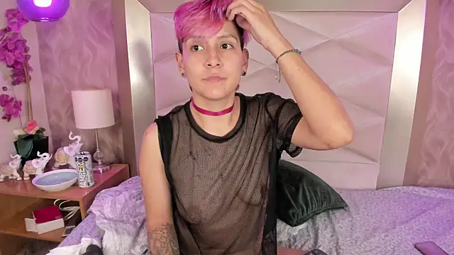 DannyRouds Adlı Modelin Canlı XXX Sohbeti