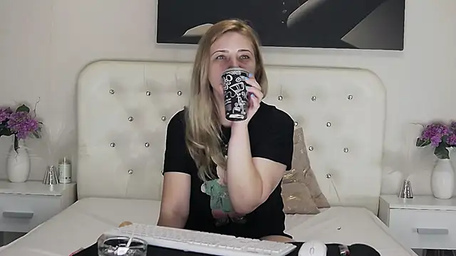 Živý XXX chat MellanieBliss