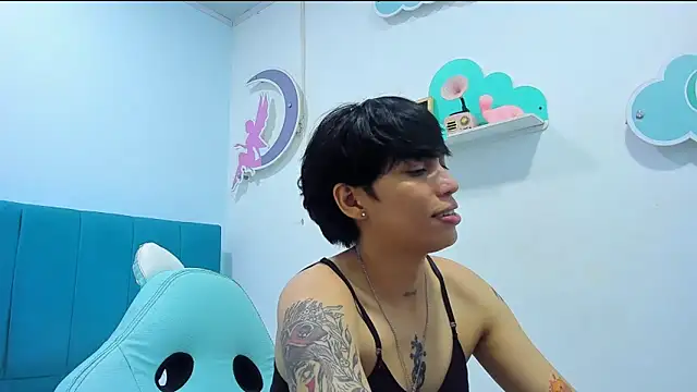 ivyheat3 élő XXX-chatje