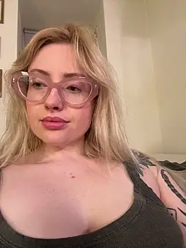 seeunexttuesday élő XXX-chatje