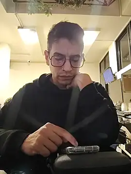 Juann-cock Live XXX-chat