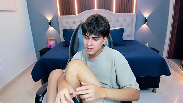 Tommy18__ Live XXX-Chat