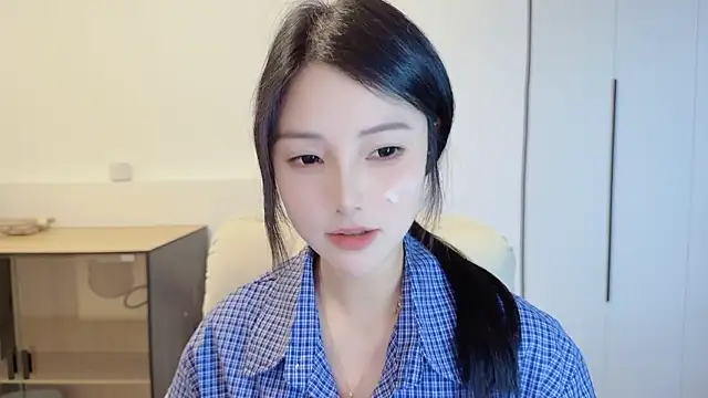 HaagenDazs_ Adlı Modelin Canlı XXX Sohbeti