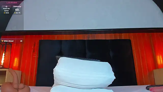 Leo_Savage_ Pertunjukan Webcam