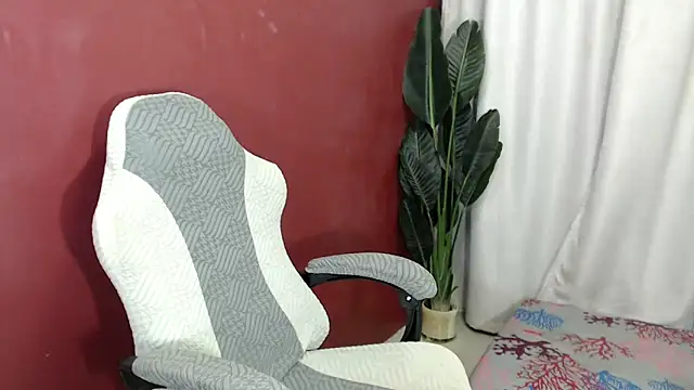 sweetiie_caren Webcam Show