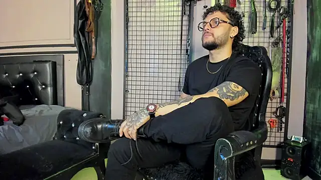 Twisted_Fantasy 라이브 XXX 채팅