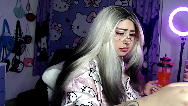 lussyevans24 élő XXX-chatje