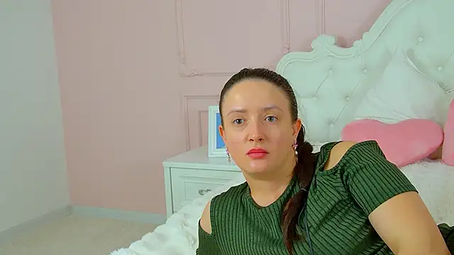 Chat +18 de ElinaBellucci ao vivo