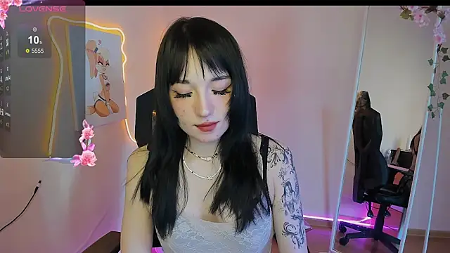 AliceeinWonderlanddd's Live XXX Chat