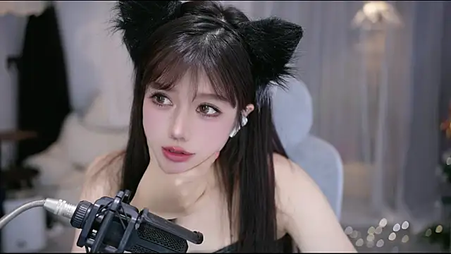 Cecily 现场XXX聊天