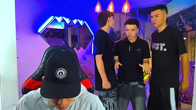 Show modela Houseofwarrios na web-kameri