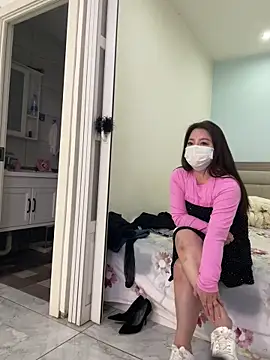 Pokazy przed kamerką – aiye666