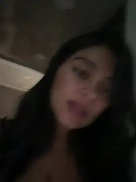 XXX chat uživo modela Saray_charmante