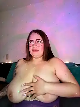 Онлайн чат XXX soofy__