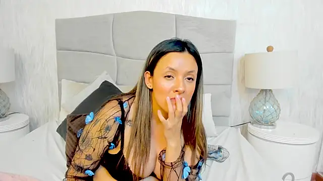 CynthiaMore élő XXX-chatje