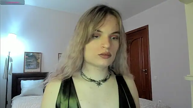 Вебкам-шоу milliKira006