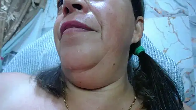 Chat +18 de alina_maturehot ao vivo