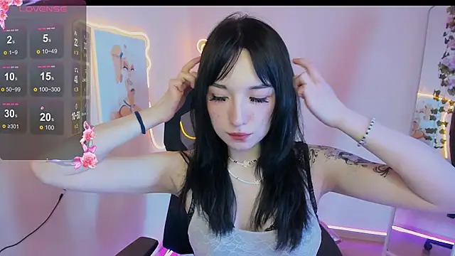 Show modela AliceeinWonderlanddd na web-kameri