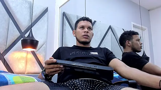 NohaBrooks live XXX chat