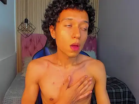 NobaCortez: онлайн-секс-чат