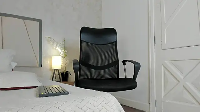 Czat XXX na żywo – Aleya_Black