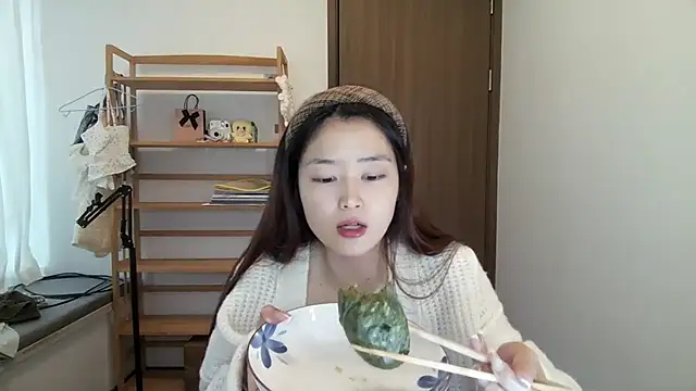 Mimi-cnbaby's Live XXX Chat